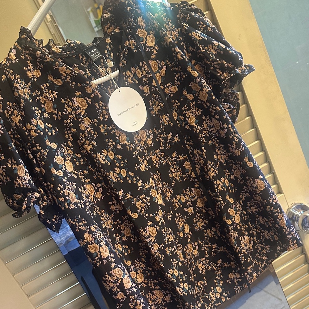 SHEIN Black and Tan Floral Top
